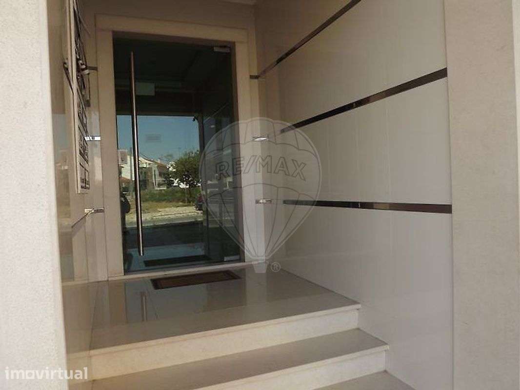 Apartamento T3 para arrendamento - Grande imagem: 2/18