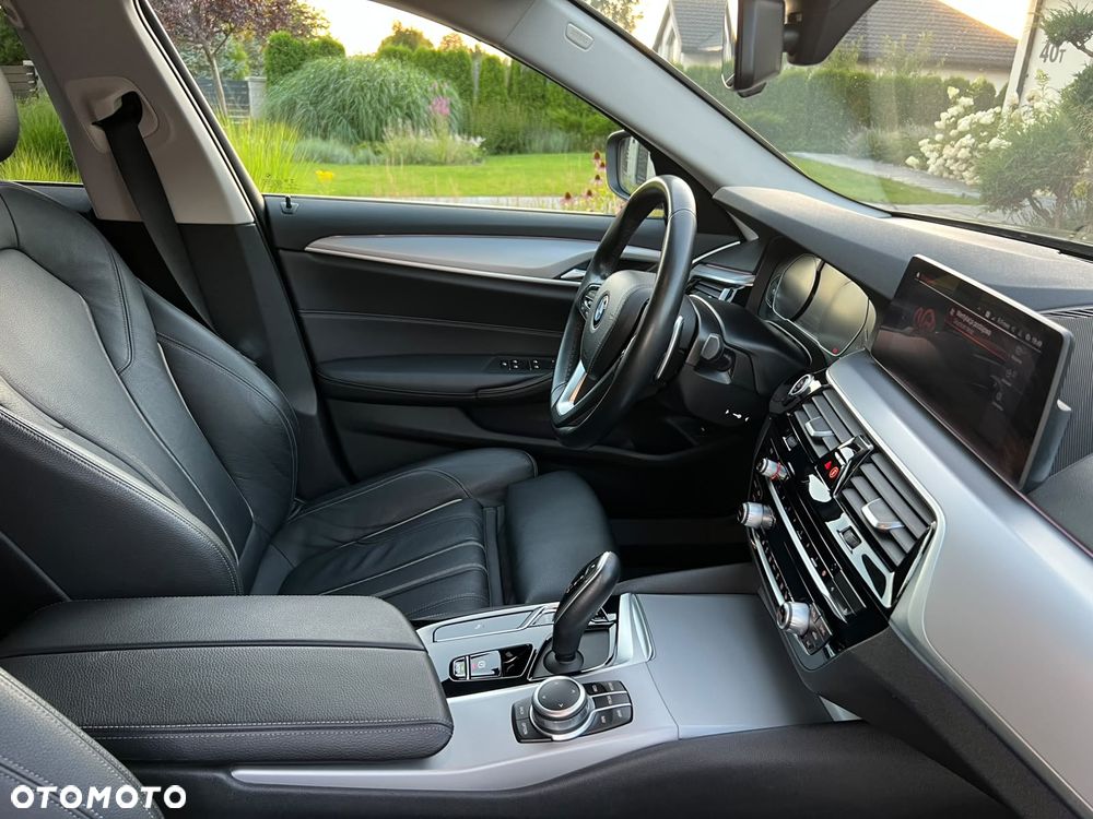 BMW Seria 5 520d Sport Line - 15