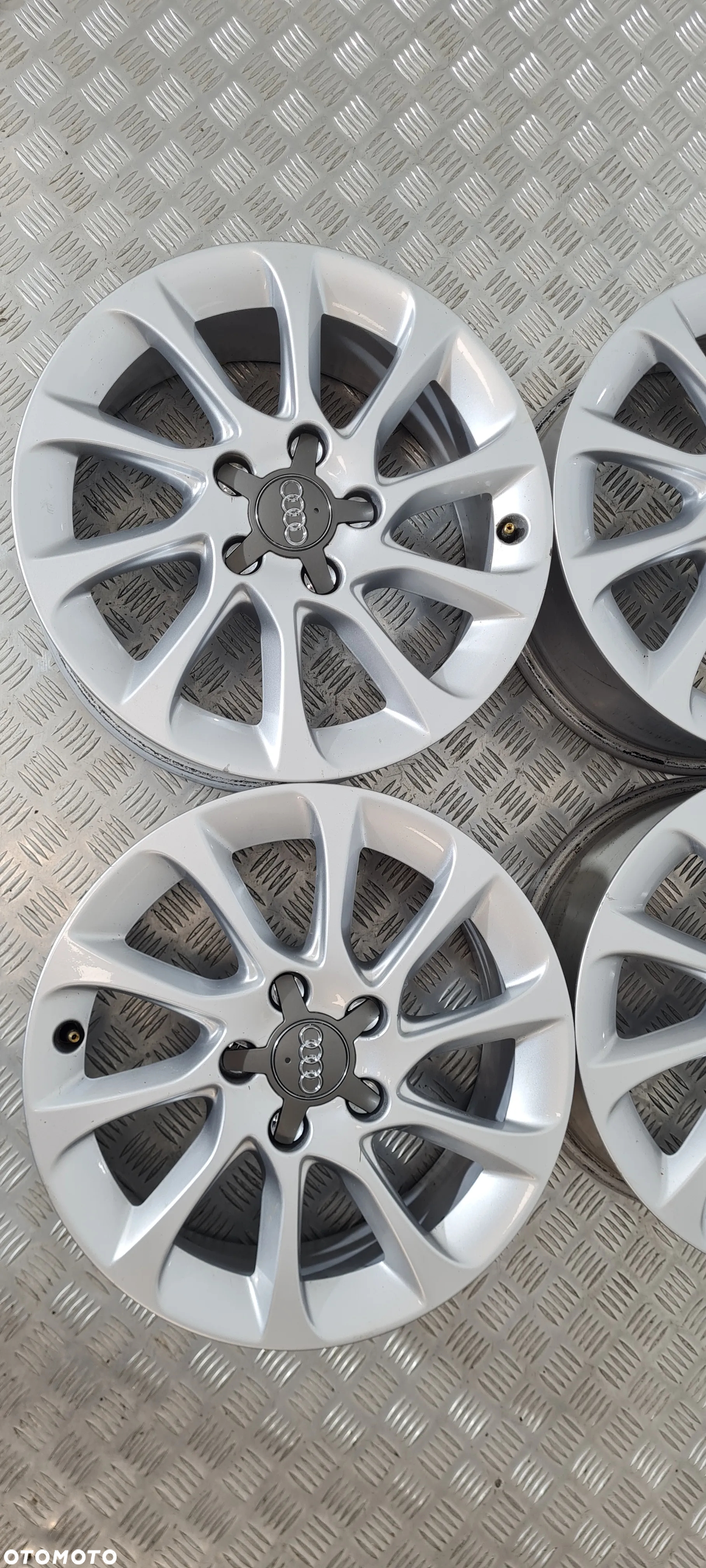 Audi A3 Felgi Aluminiowe 16 8V0601025BM - 2