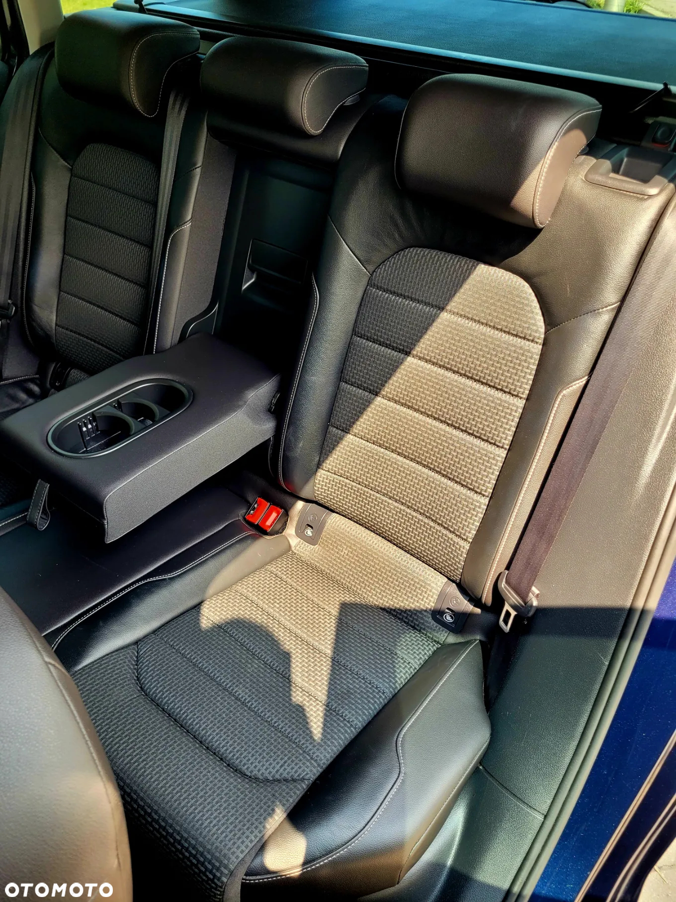 Volkswagen Golf 2.0 BlueTDI Highline - 29