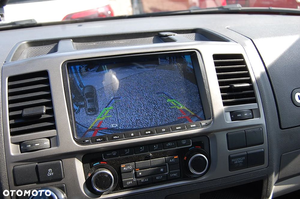 Volkswagen Caravelle - 7