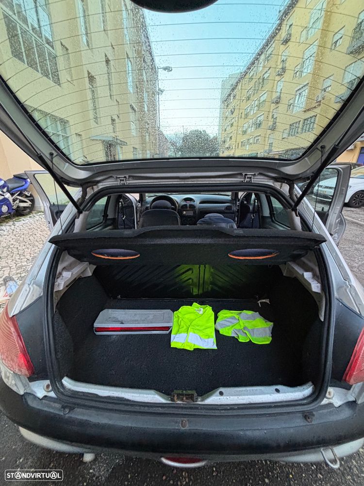 Peugeot 206 1.1 Color Line - 11