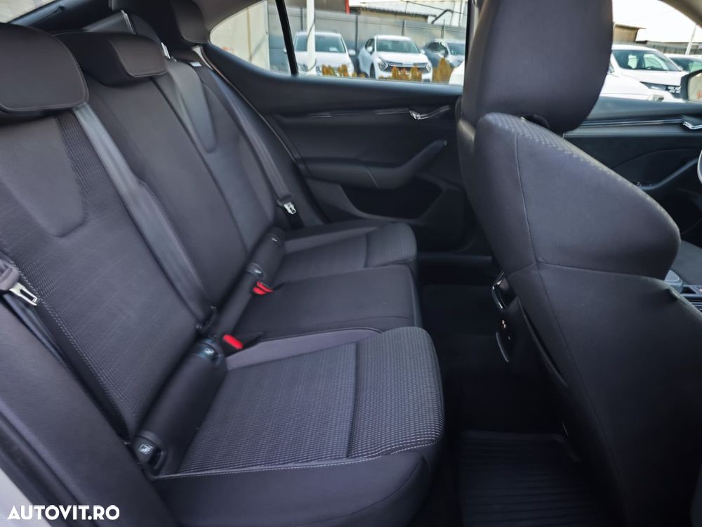 Skoda Octavia 2.0 TDI Ambition - 14