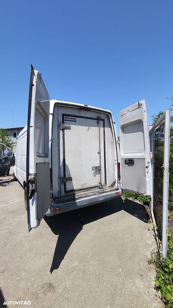 Mercedes-Benz Sprinter - 2
