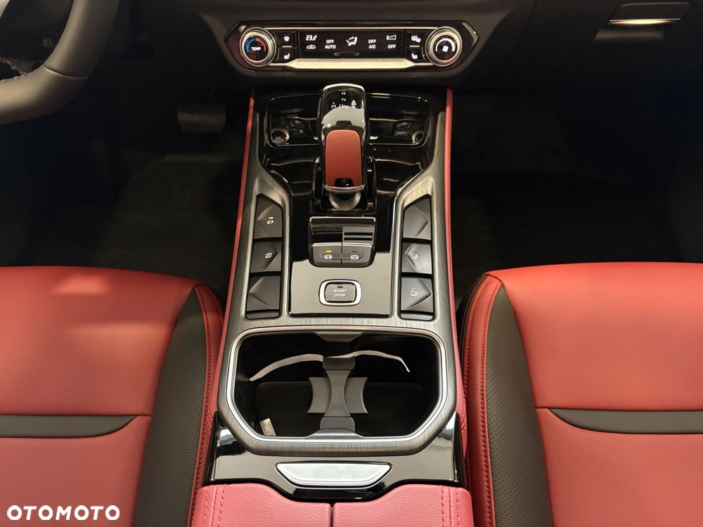 Bestune T77 1.5T Business DCT - 12