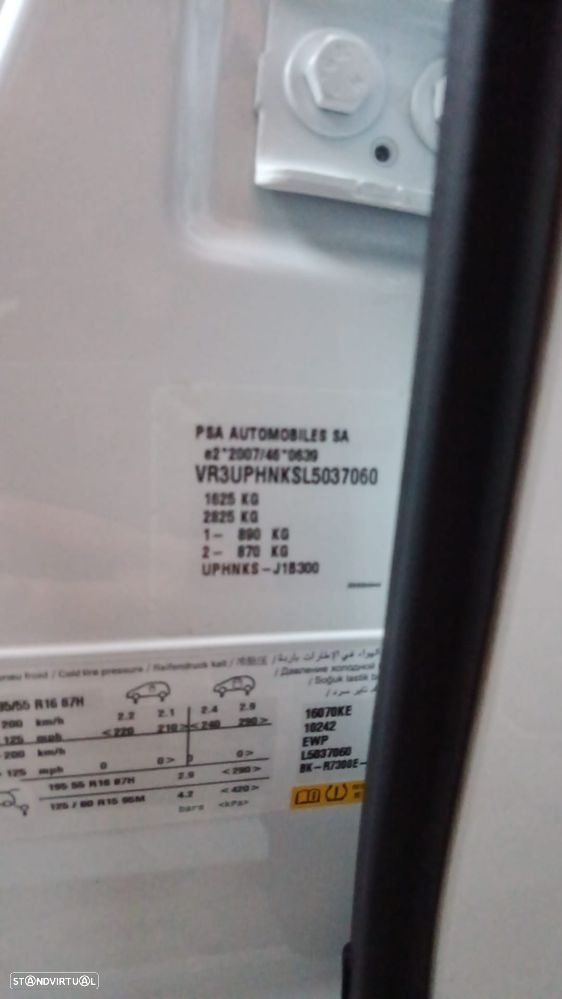 Peugeot 208 PureTech 100 EAT8 Active Pack - 27