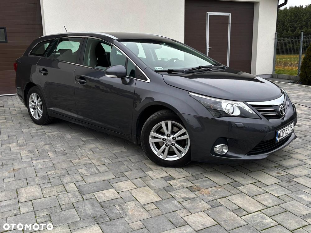 Toyota Avensis - 8