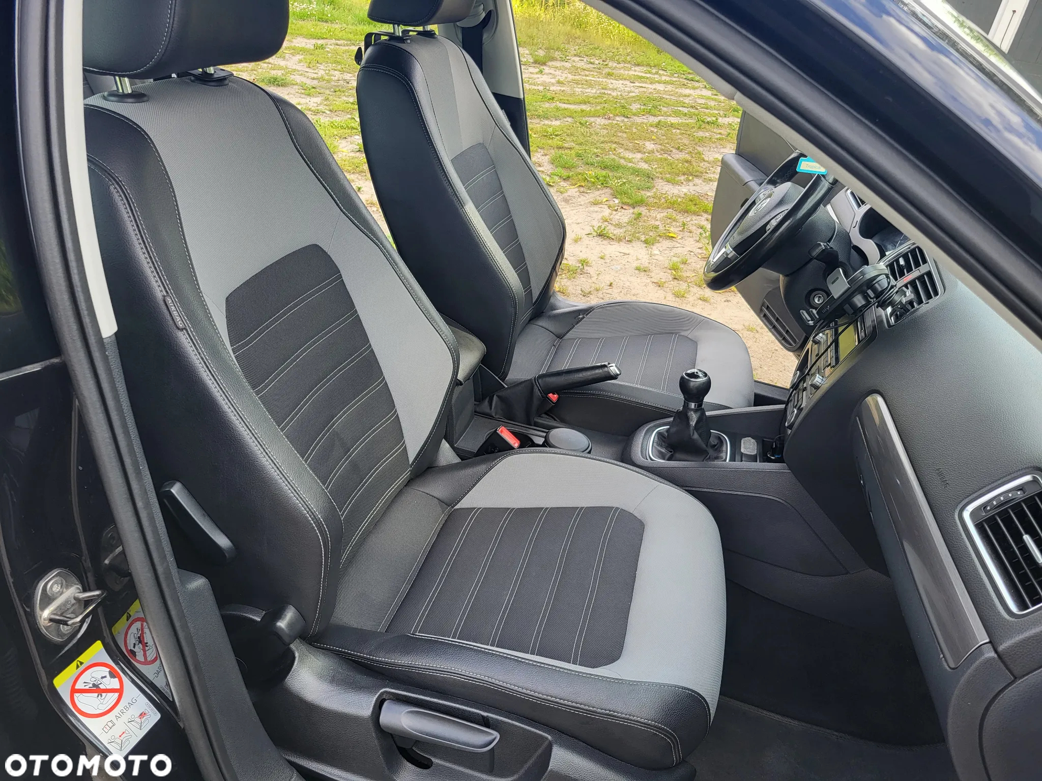 Volkswagen Jetta 1.6 TDI Highline - 11