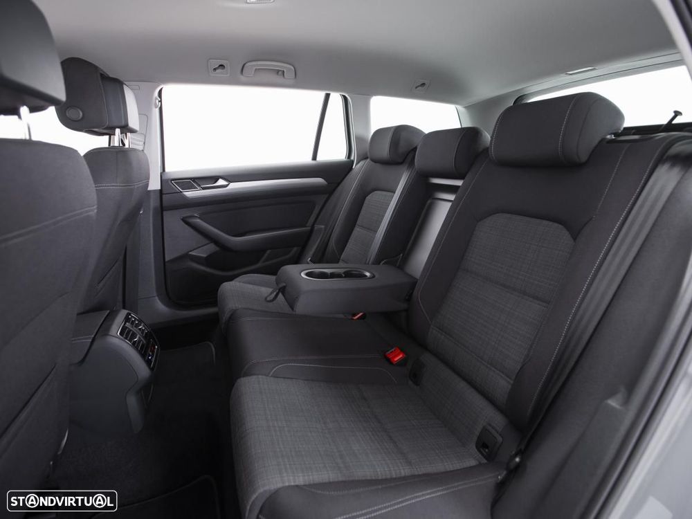 VW Passat Variant 2.0 TDI Business DSG - 10