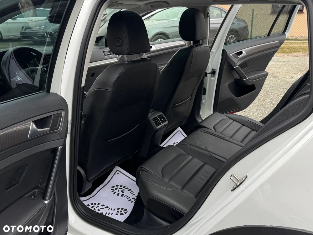 Volkswagen Golf - 21