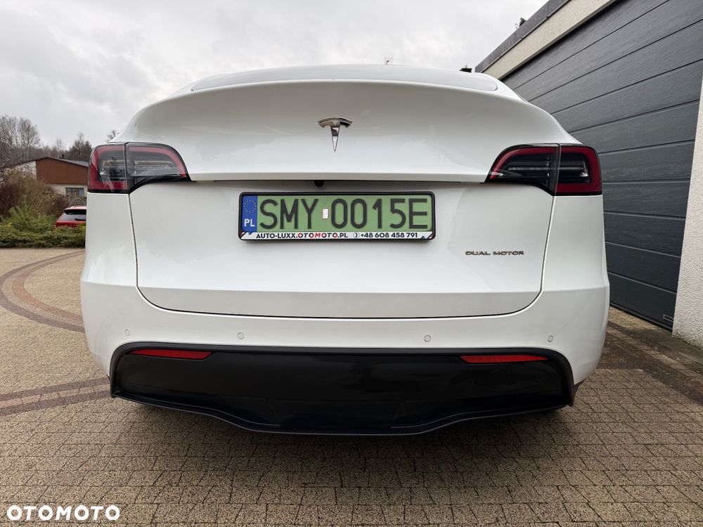 Tesla Model Y Long Range AWD - 14