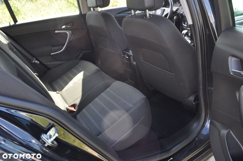 Opel Insignia - 16