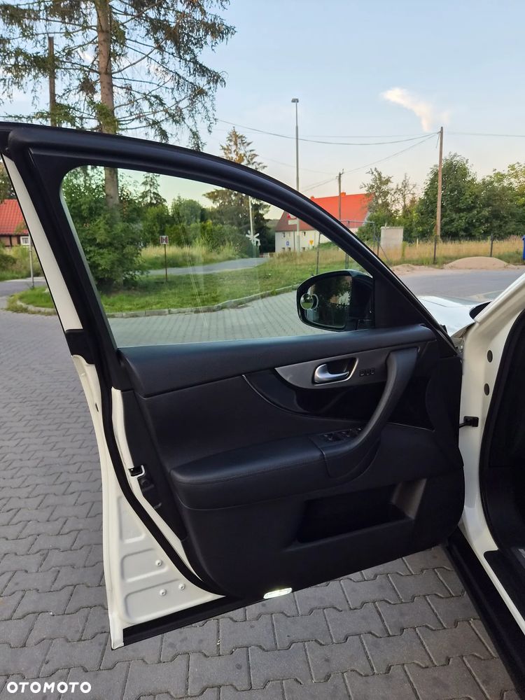 Infiniti QX70 3.7 S Premium - 27