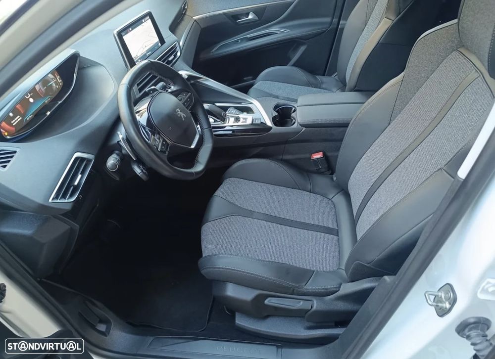 Peugeot 3008 PureTech 130 Stop & Start GPF EAT8 Allure - 4