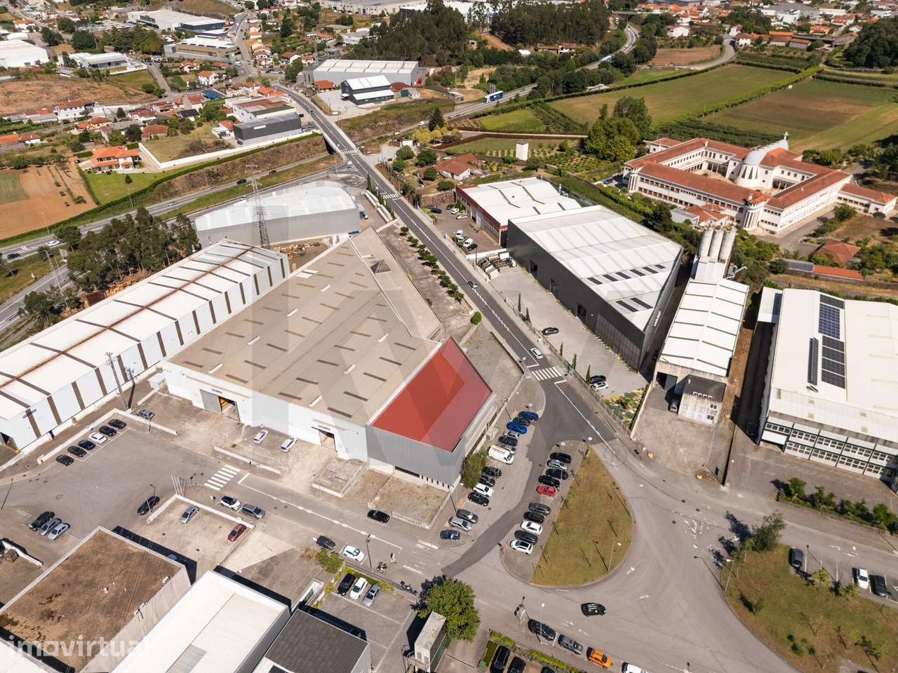 Armazém p/ Arrendamento 460 m2 | Junto à Saída da A3 em Sto. Tirso - Grande imagem: 4/17