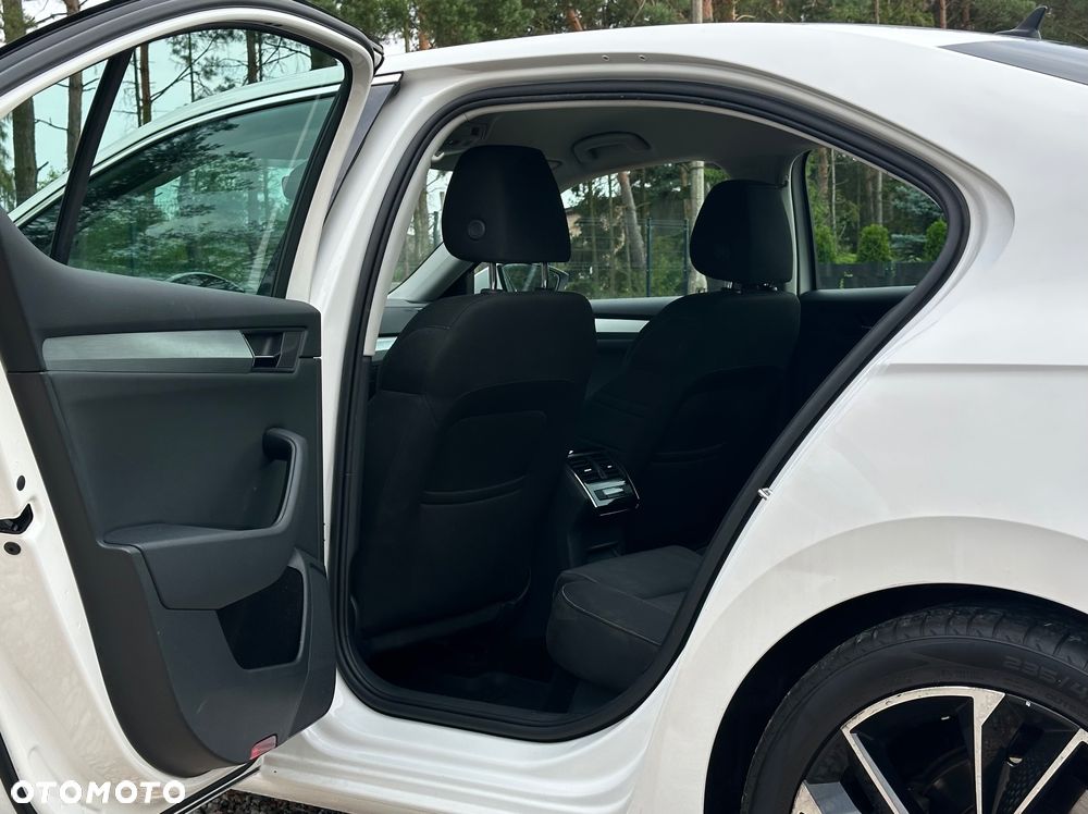 Skoda Superb 2.0 TDI Ambition DSG7 - 19