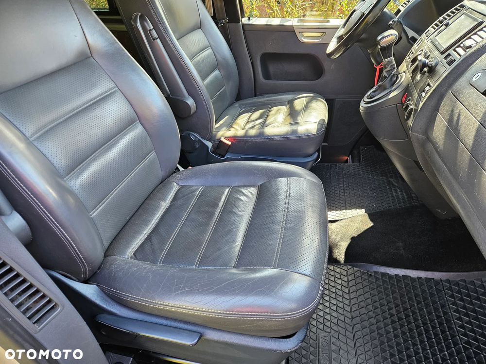 Volkswagen Multivan - 15