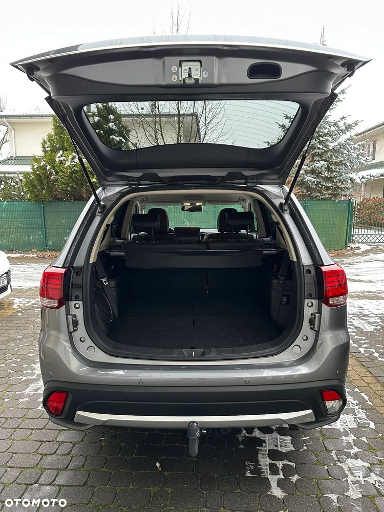 Mitsubishi Outlander - 12