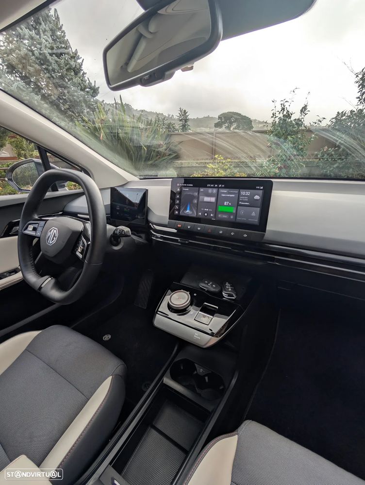 MG MG4 64 kWh Luxury - 6