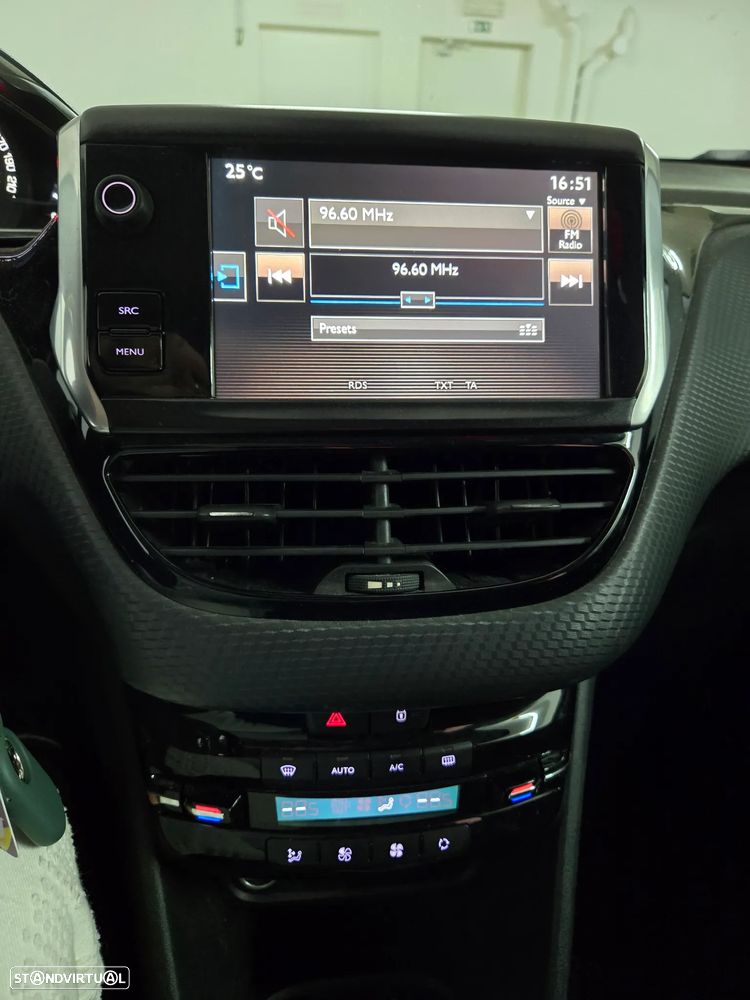 Peugeot 2008 PureTech 110 Stop&Start Allure - 11