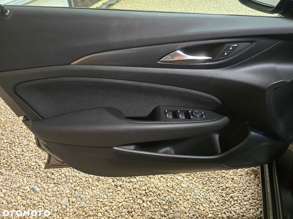 Opel Insignia 2.0 CDTI Elegance S&S - 18