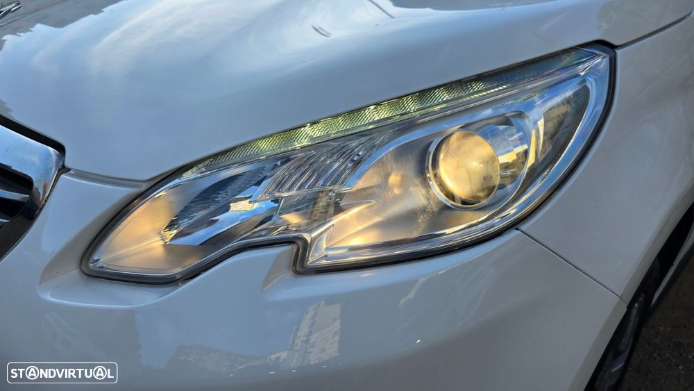 Peugeot 2008 1.6 BlueHDi Style - 48
