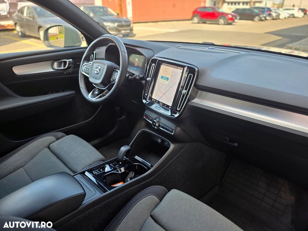 Volvo XC 40 B4 AT8 AWD Mild Hybrid Inscription - 32