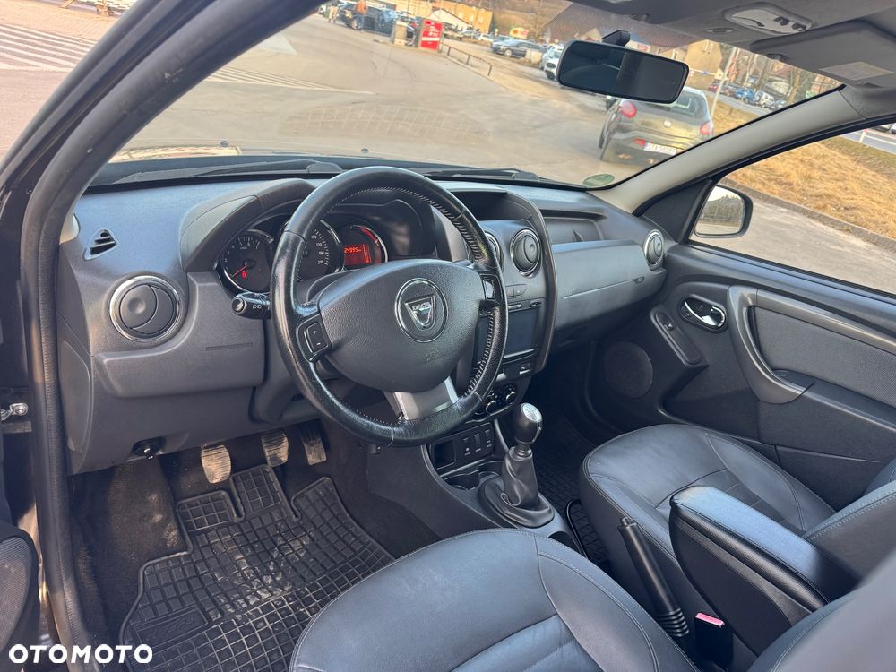 Dacia Duster TCe 125 4x2 Blackshadow - 11