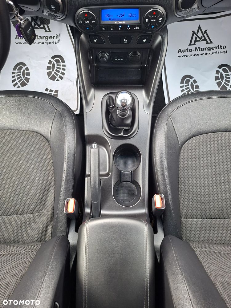 Hyundai ix35 1.6 2WD Fifa World Cup Edition - 21