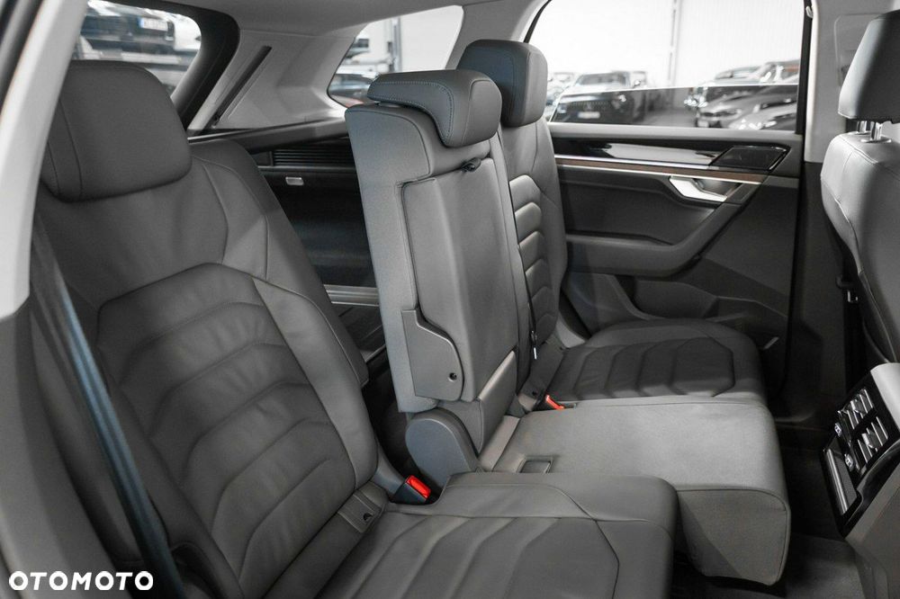 Volkswagen Touareg - 22