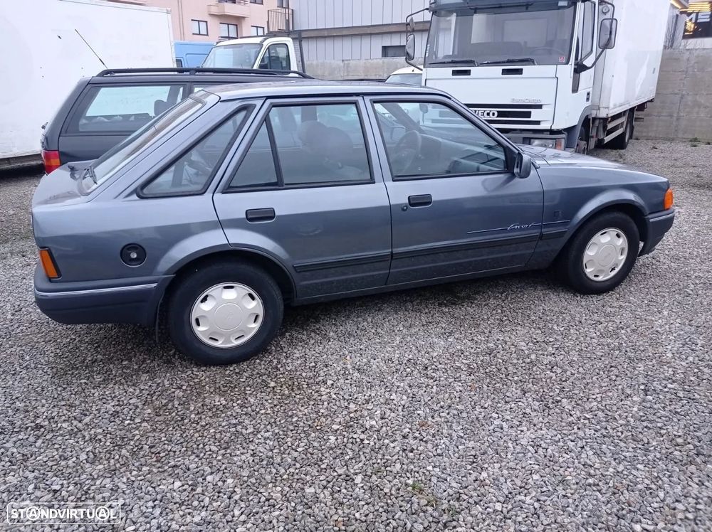 Ford Escort 1.3 CLX Temptation - 2