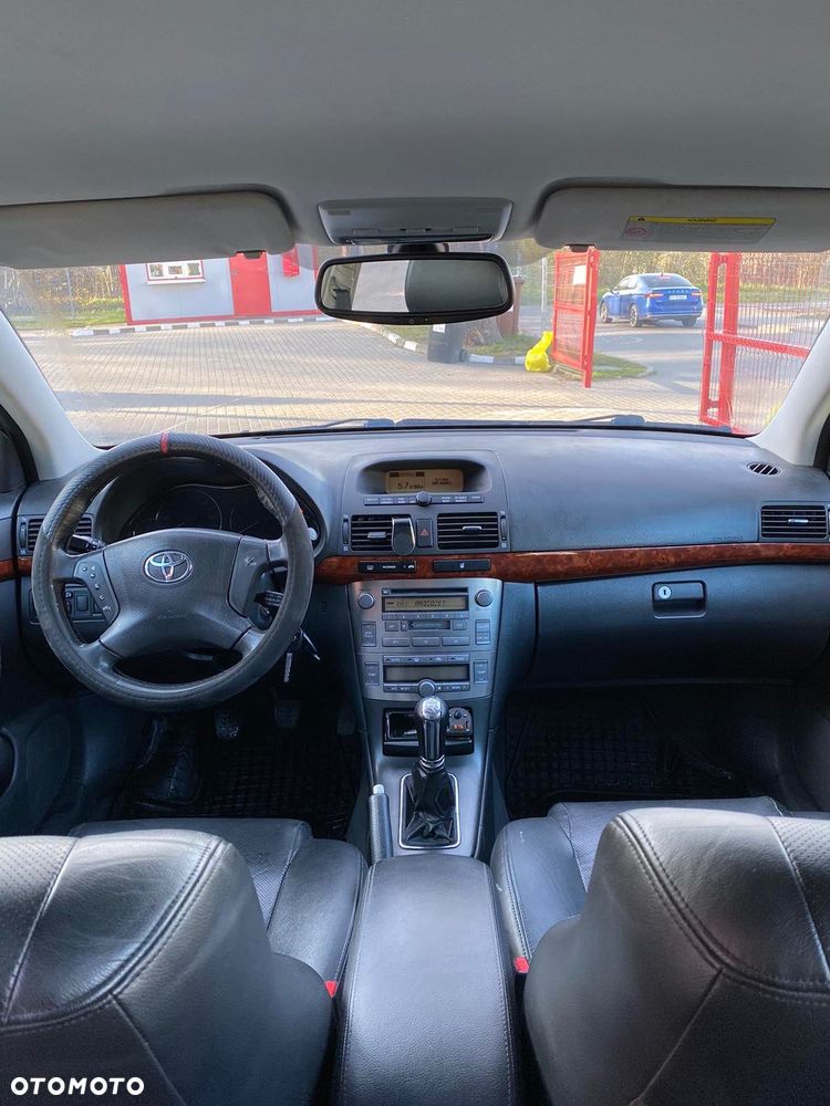Toyota Avensis - 6