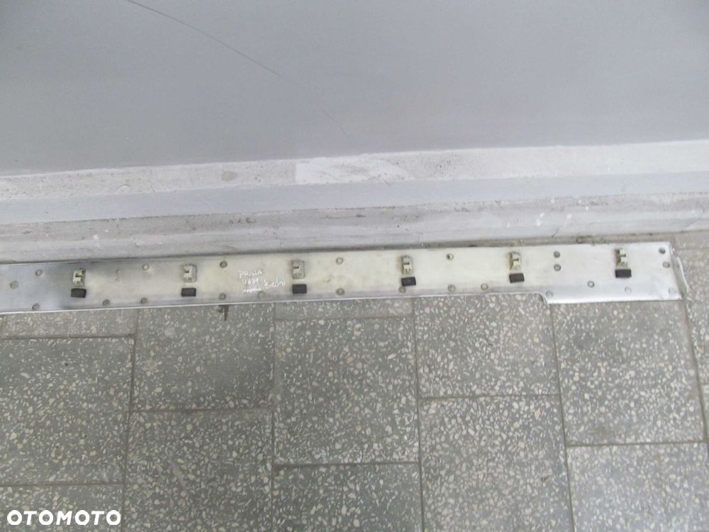 MERCEDES VITO VIANO LISTWA OSLONA SZYNY PRAWA ! - 2