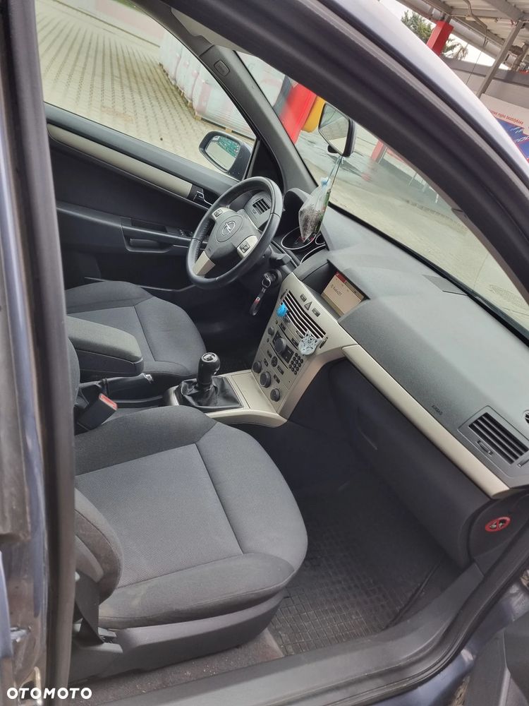 Opel Astra 1.7 CDTI - 11