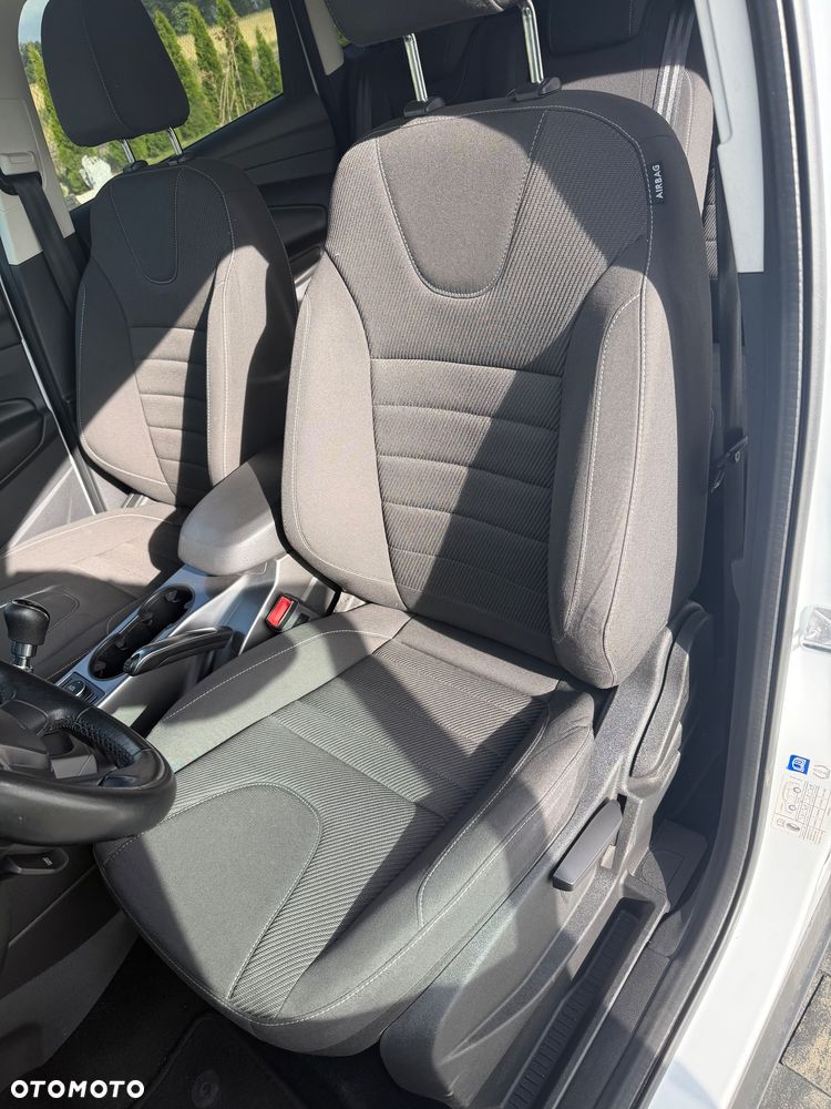 Ford Kuga - 18