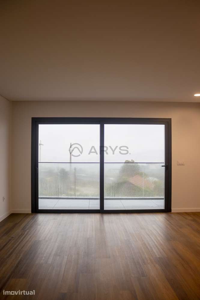 Apartamento em Ferreiros, Varanda com Churrasqueira - Grande imagem: 5/25