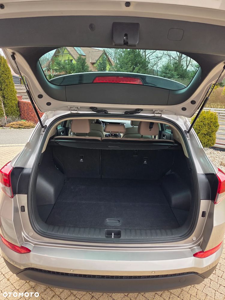 Hyundai Tucson 1.7 CRDI BlueDrive Style 2WD - 17