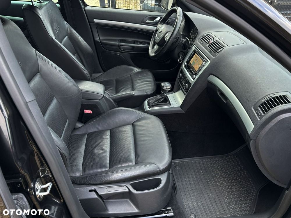 Skoda Octavia 2.0 TDI RS DSG - 35