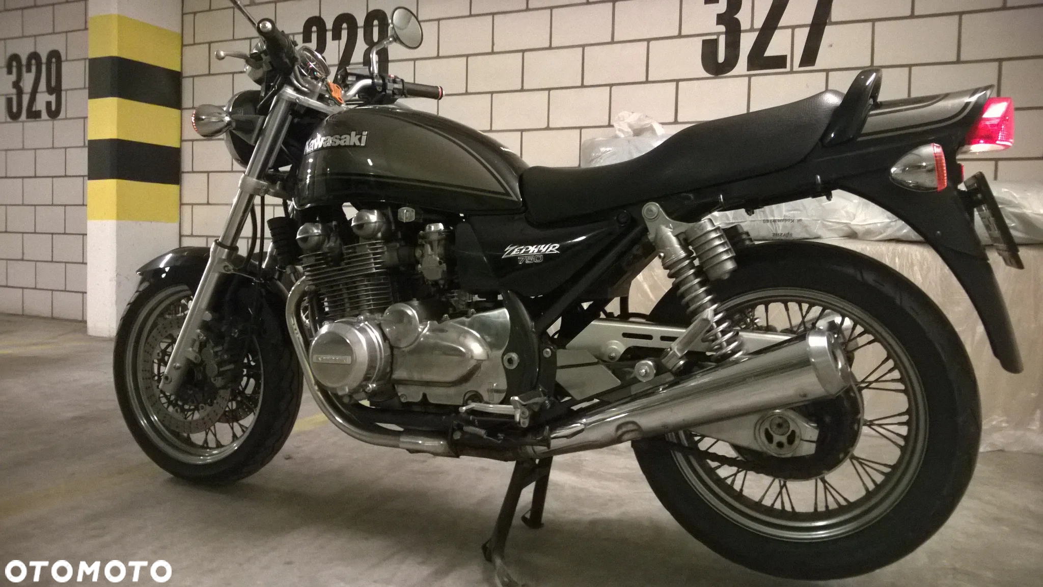 Kawasaki Zephyr - 10