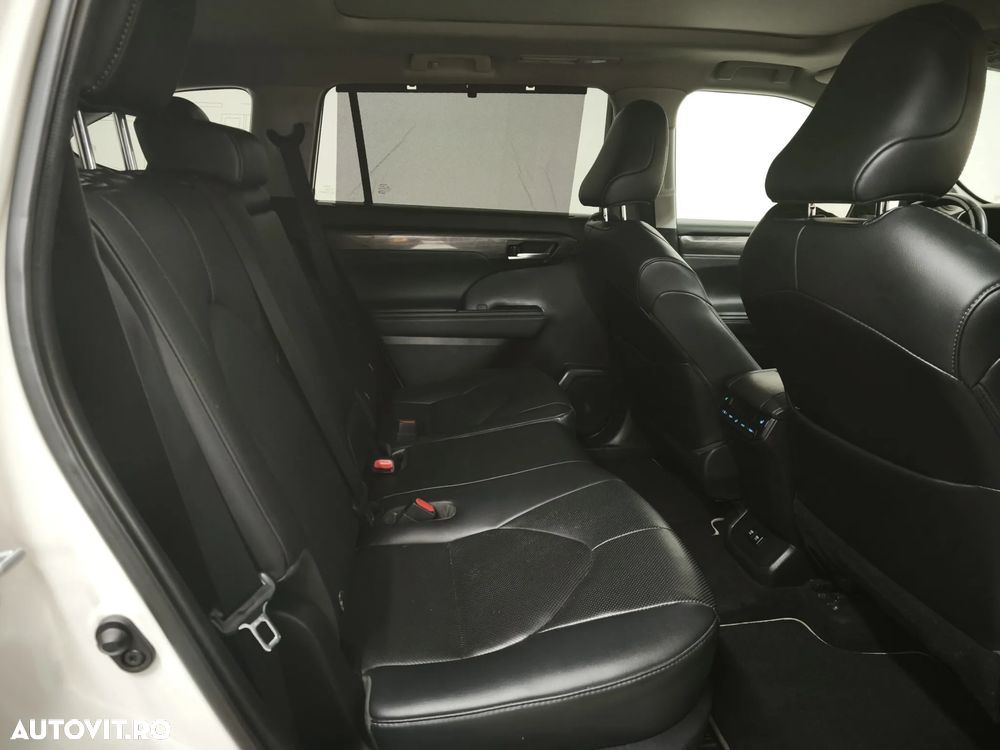 Toyota Highlander 2.5 Hybrid Luxury - 8