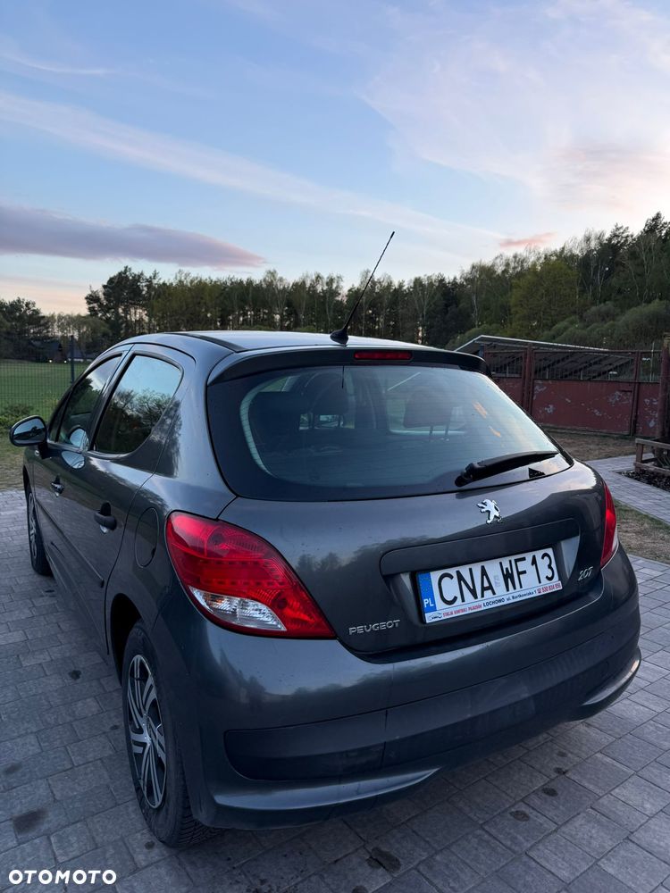 Peugeot 207 - 8