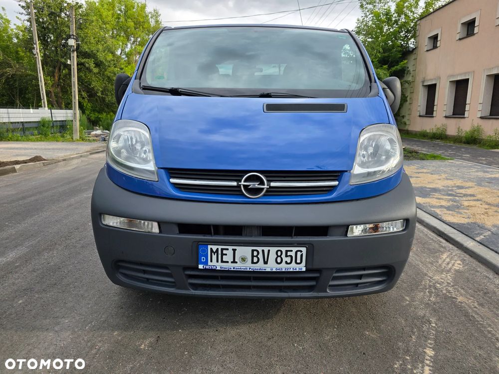 Opel Vivaro - 1