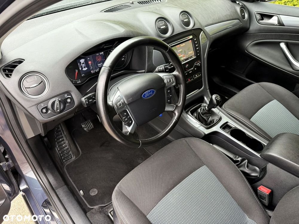 Ford Mondeo - 23