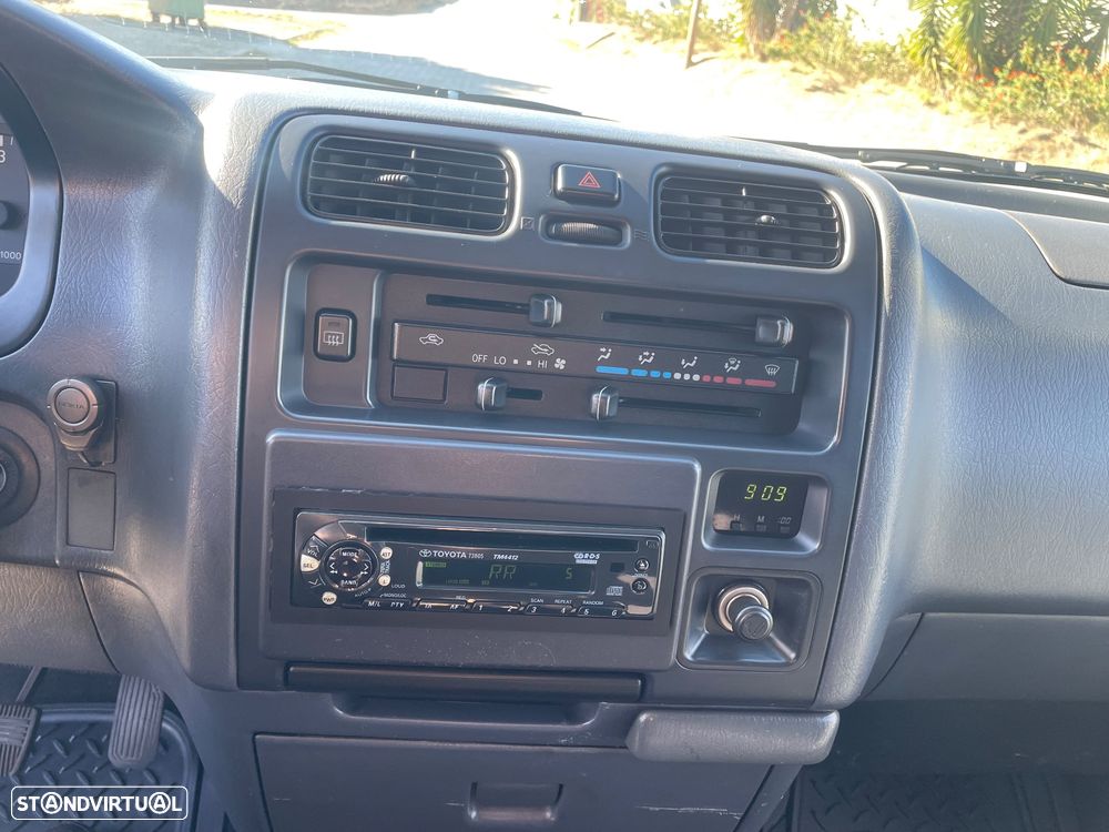 Toyota Hiace - 7