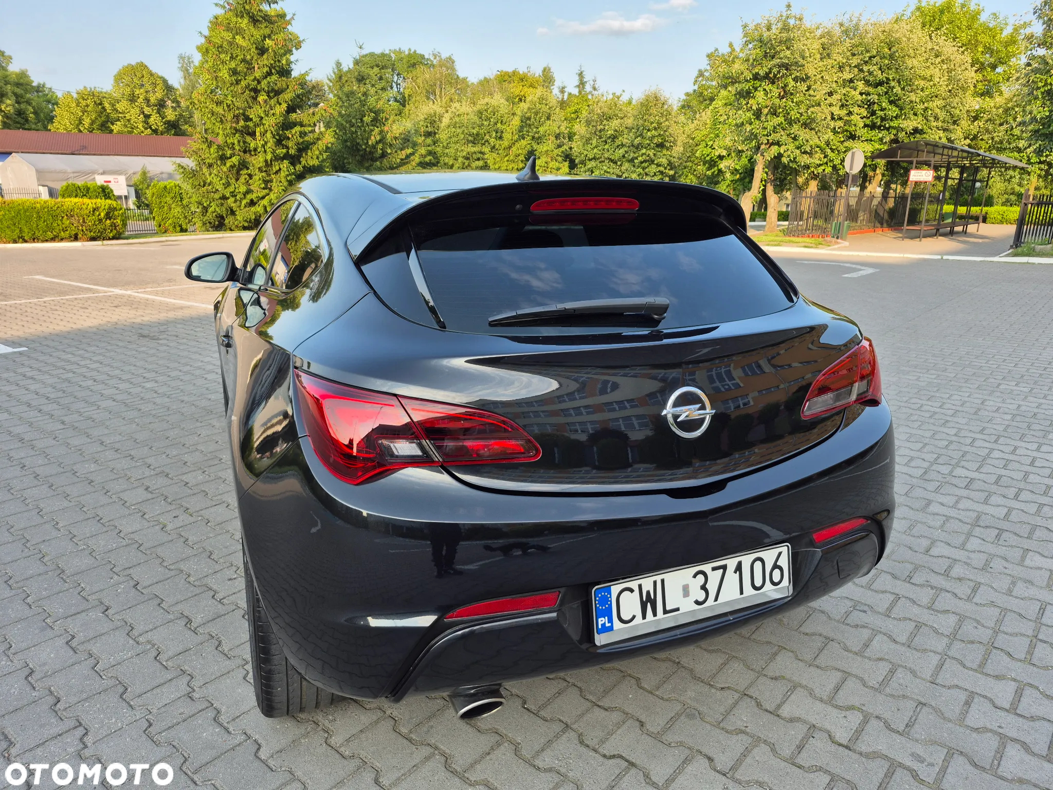 Opel Astra IV GTC 1.6 T Sport - 9