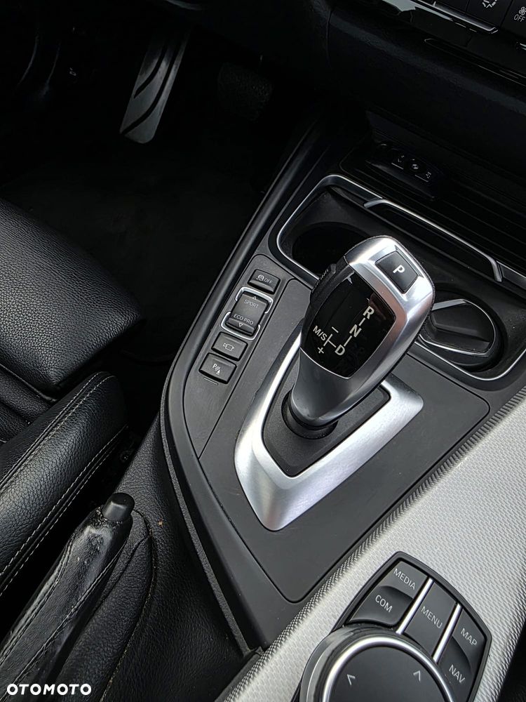 BMW Seria 3 318i Edition M Sport Shadow - 17