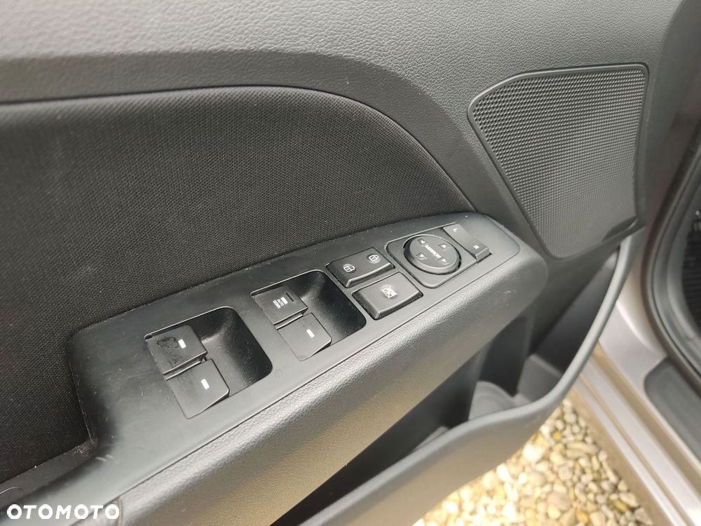 Hyundai Elantra 1.6 Comfort - 21