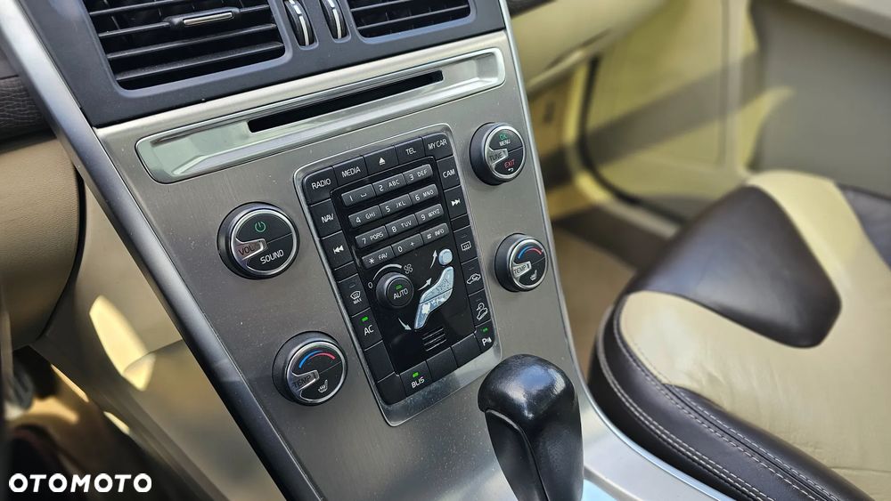 Volvo XC 60 - 25