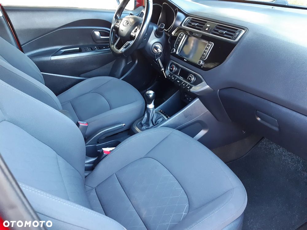 Kia Rio - 16