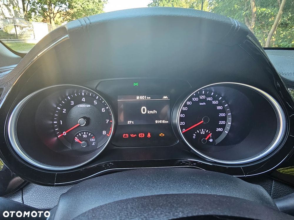 Kia Ceed - 12